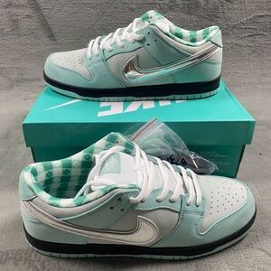 BRAND NEW NIKE SB DUNK TIFFANY LOBSTERS(TAGZ CUSTOMS)